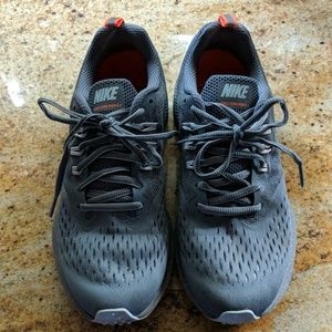 Nike Shield Zoom Winflo 4